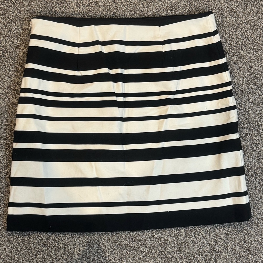 White House Black Market Black and White Striped Mini Skirt - Picture 6 of 6